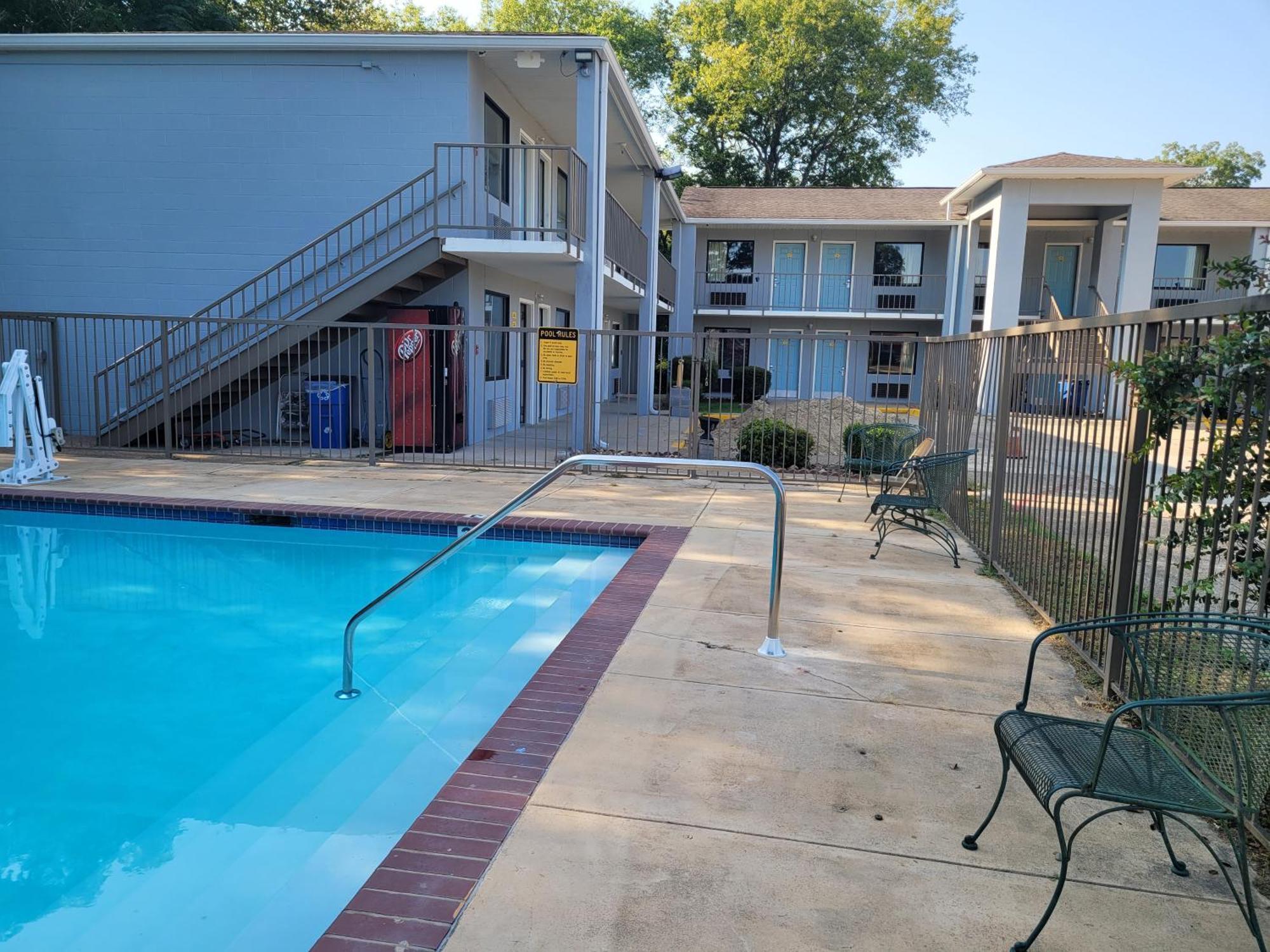 Super 8 By Wyndham Arkadelphia Caddo Valley Area Экстерьер фото