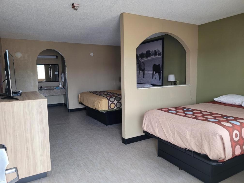 Super 8 By Wyndham Arkadelphia Caddo Valley Area Экстерьер фото